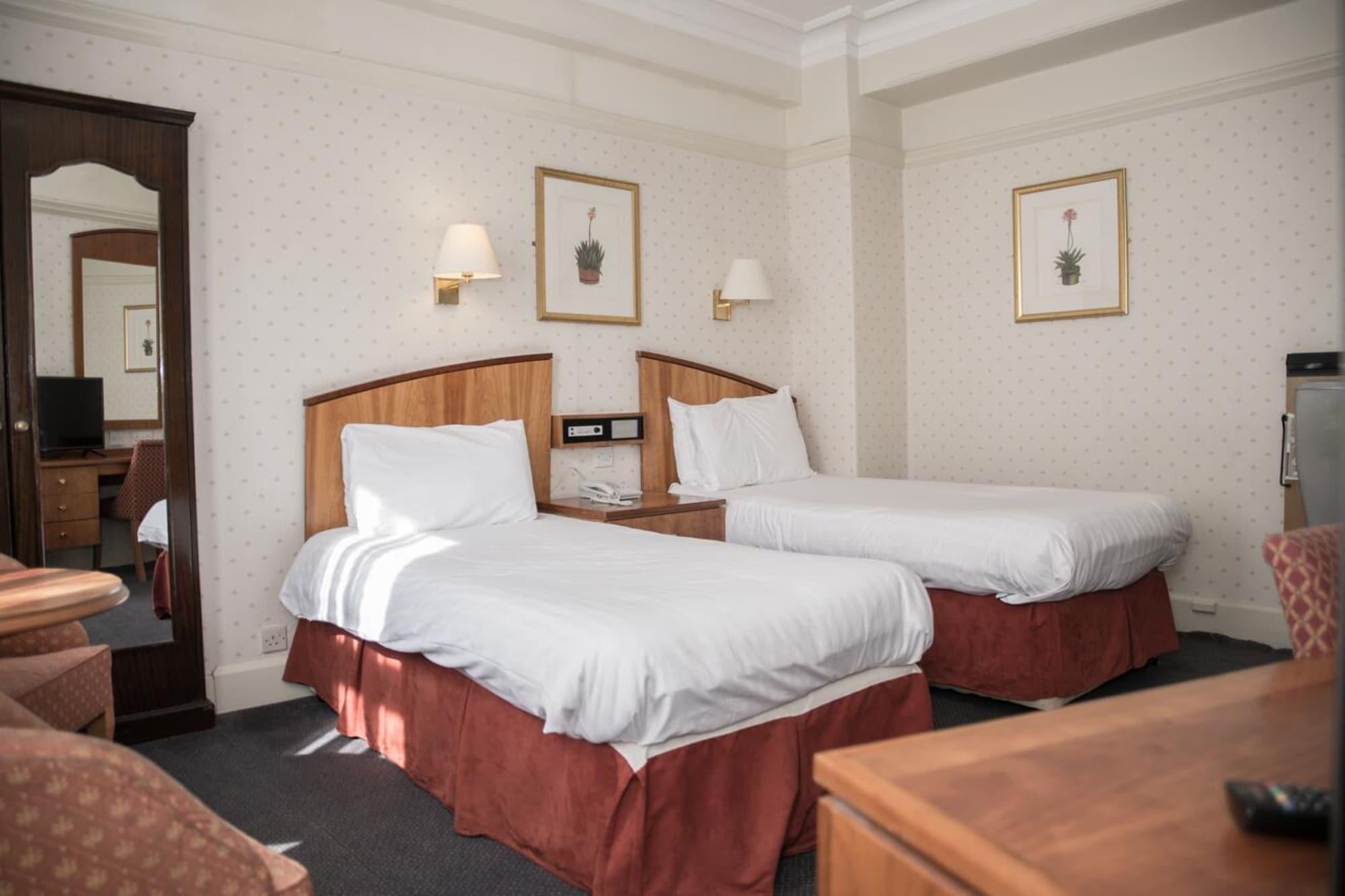 Crown & Mitre Hotel Carlisle  Bagian luar foto