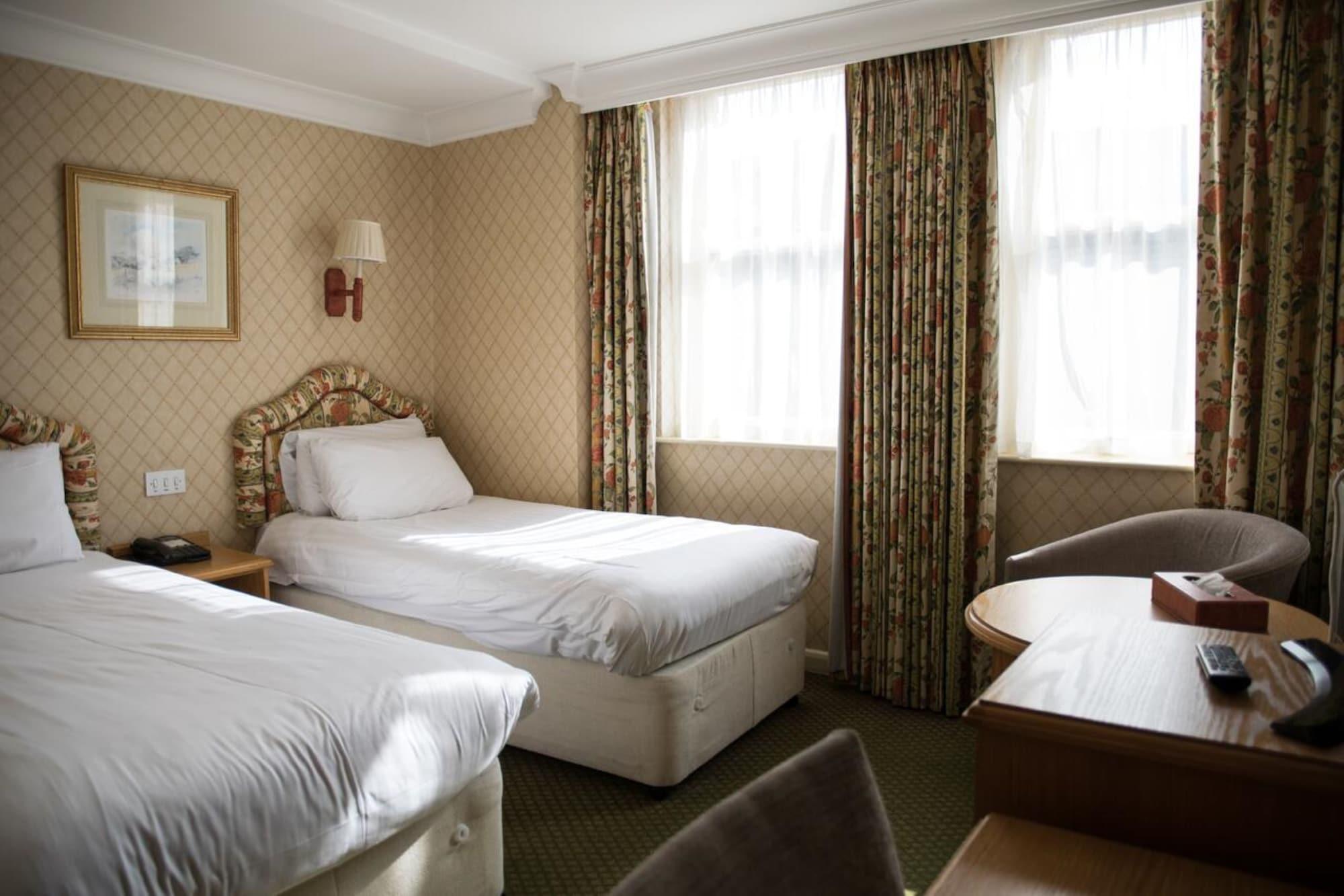 Crown & Mitre Hotel Carlisle  Bagian luar foto