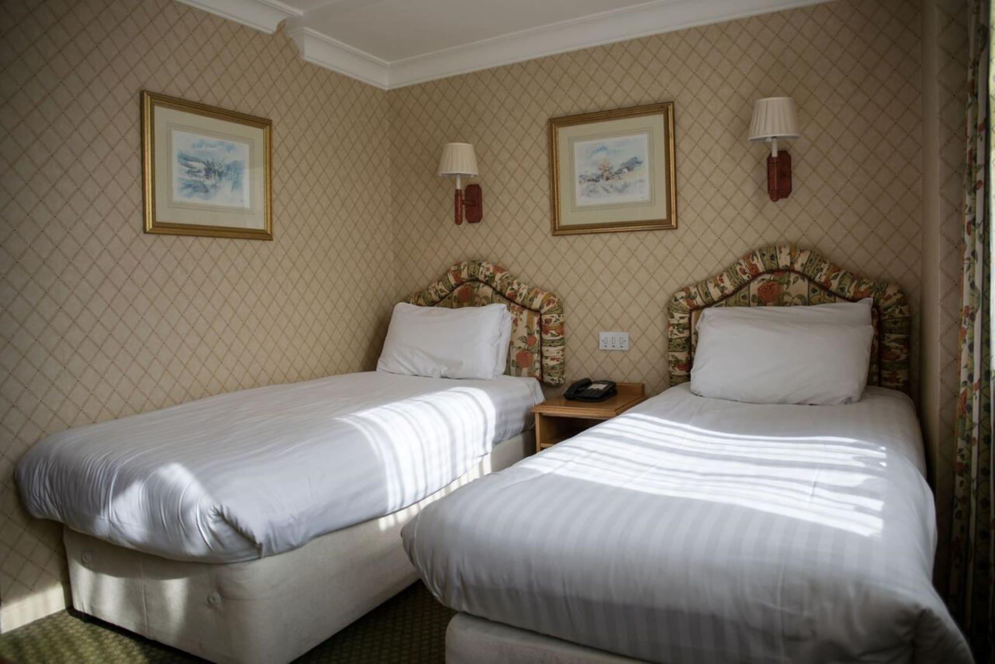 Crown & Mitre Hotel Carlisle  Bagian luar foto